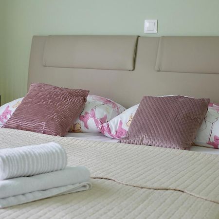 Apartments Nika Turanj Habitación foto