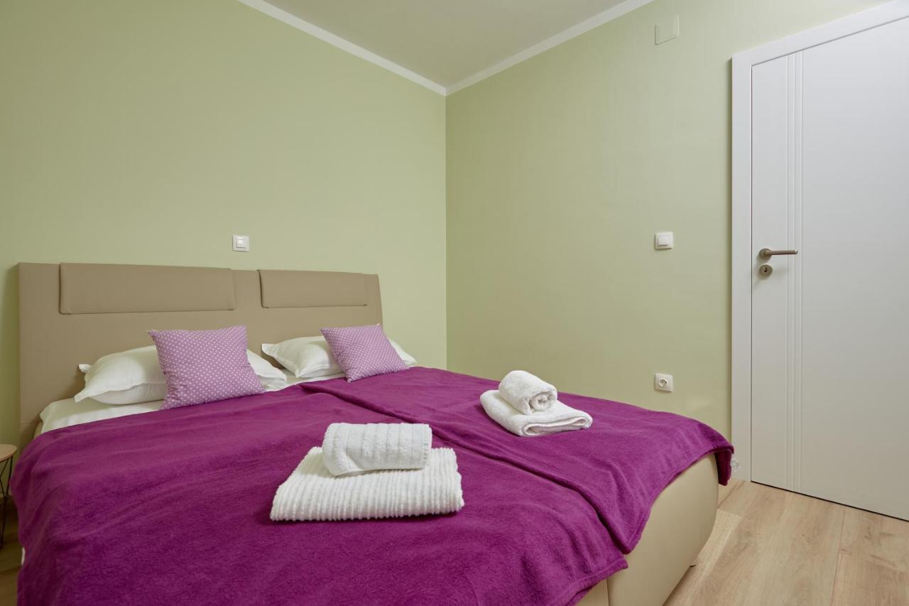 Apartments Nika Turanj Habitación foto