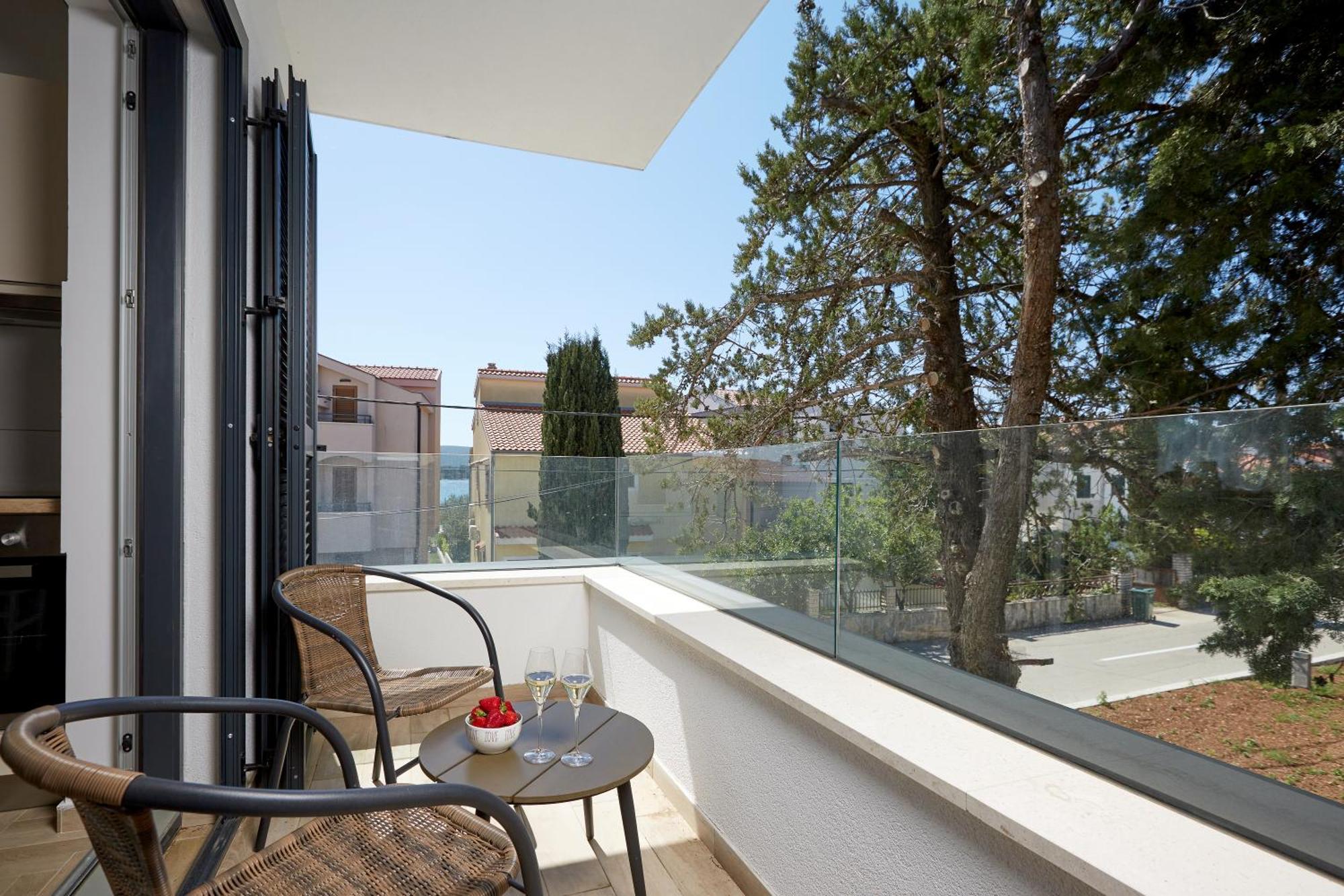Apartments Nika Turanj Habitación foto
